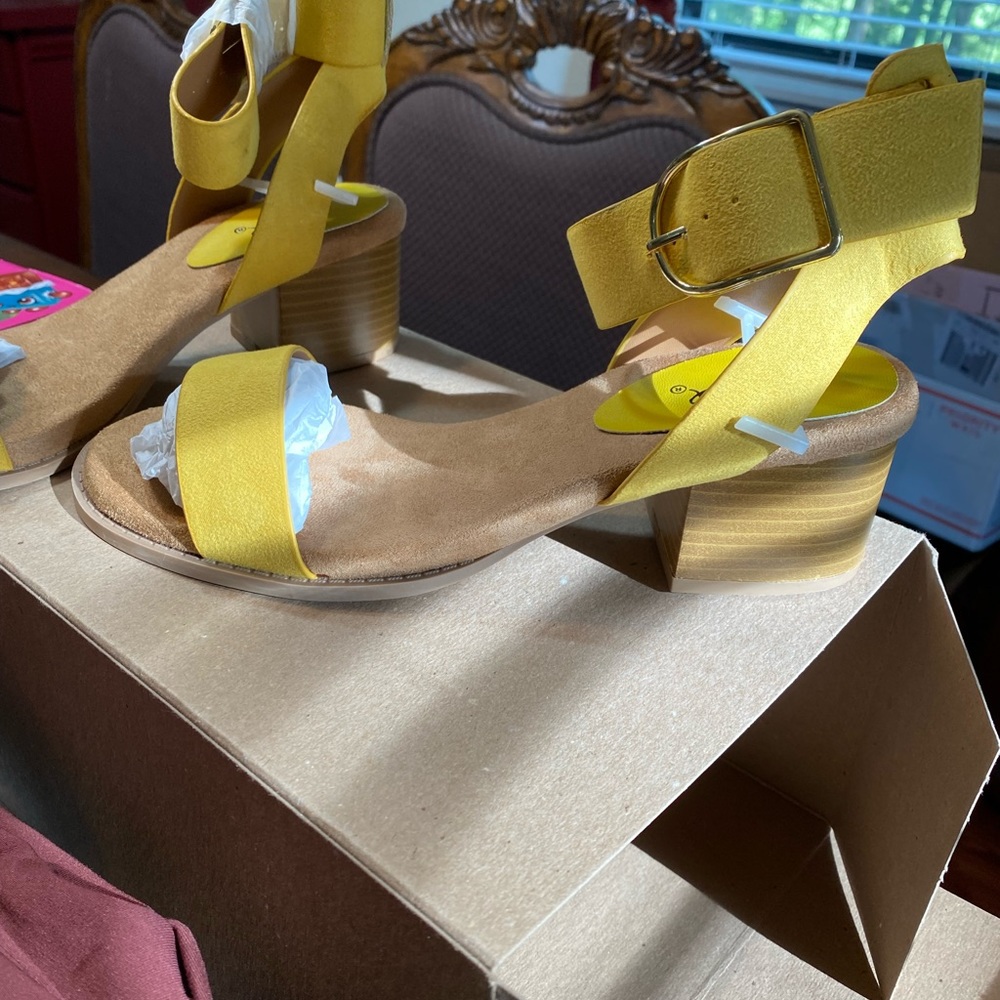 🌼Qupid Sandals🌼 - Picture 5 of 8